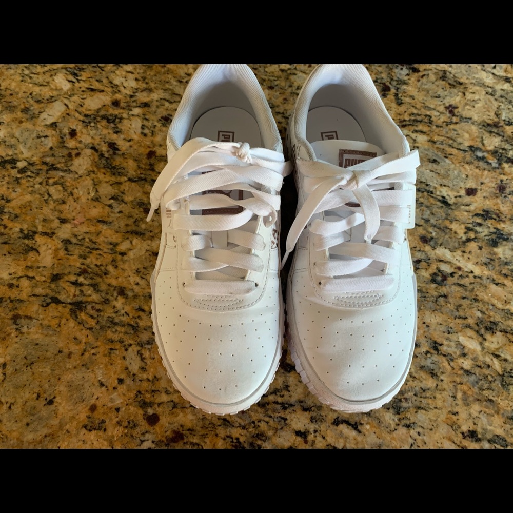 PUMA BIG BOYS SIZE 7 sneakers